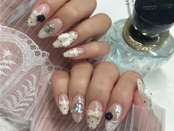 ティティ 横浜(t i t i.)の写真/【大人気の付け放題メニュー】ガーリー～ゴテゴテ系までお任せ★500種類以上の豊富なパーツでデザイン幅◎