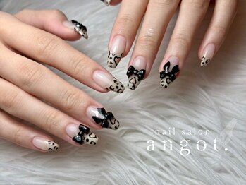 アンガット(angot.)/レオパードフレンチネイル