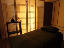 【ドライヘッドスパ専門店 onsenSPA annex 麻布十番店】の雰囲気（静寂に身をゆだねる空間で癒しの時間をご体験ください）