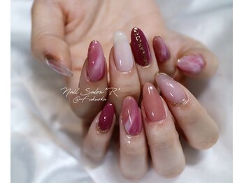 ネイルサロン R/スタイリングコース　8030円