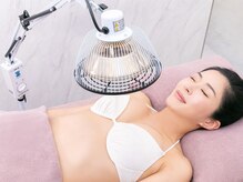 エムエムエム 表参道Luxeサロン(M.M.M)/成育光線で内側からバストを育む