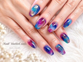 ノアブルーバードネイルズ(Noah' bluebird .nails)の写真/スカルプやアートが得意なスタッフが、繊細な手書きアートで指先を美しく彩ります！