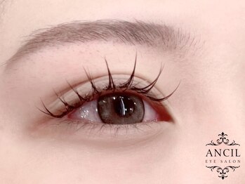 アンシル(ANCIL)の写真/【キレイを長くキープ♪】朝のメイクも時短◎抜群のモチの良さで、時間が経っても美しい目元が続く♪