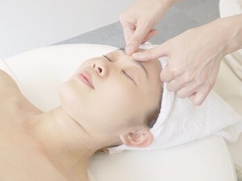 リリアーナ(LILIANA)/顔コリ◎スッキリ顔筋小顔コース