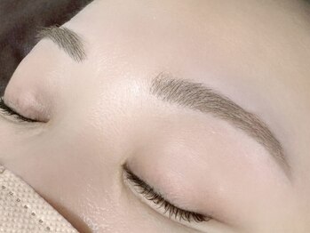 ディライト(DELIGHT)の写真/【理想の美眉に☆】自眉を活かしあなたに一番似合うデザインをご提供！リピーター様続出♪学割クーポンも◎