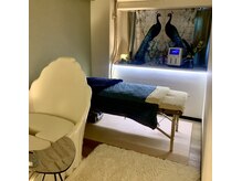 白とブルーを基調に清潔感のあるインテリアにしております。