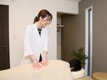 美顔デザインsuu.～若見えと歪み矯正専門の小顔サロン～/【施術風景】(3)全身のほぐし