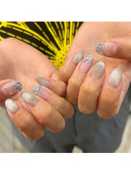 アムズ(Amu's)の写真/オフィスでも浮かない上品なシンプルネイル♪トレンドを程よく取り入れた大人ニュアンスで理想のネイルを★