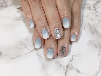 ミーレン ネイルサロン(Miren)/白カラーグラデ