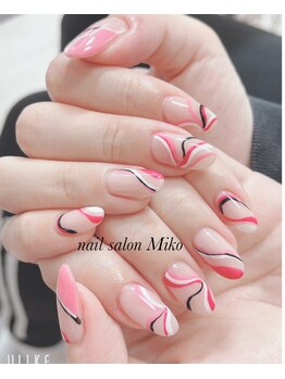 ミコ(Miko)/海外風手書きネイル