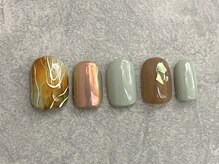 カラネイル 南森町店(calla nail)/春色グリーンのラインアート