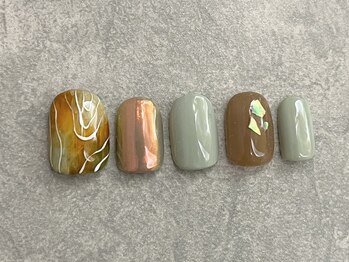 カラネイル 南森町店(calla nail)/春色グリーンのラインアート