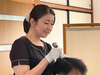 モモハダ(momo hada)の写真/＼髪・頭皮が気になる方必見／施術後の自己ケア不要!美容液導入＋頭皮の血流を促進し根本からお悩みを改善!