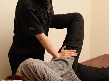 カラダのミカタ 井高野院の写真/猫背・姿勢やシルエットに悩んでいる方必見！根本改善をするなら"骨盤"から！バキバキしないソフトな矯正♪
