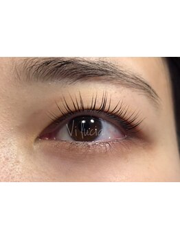 ナチュラル上品な目元にしたい