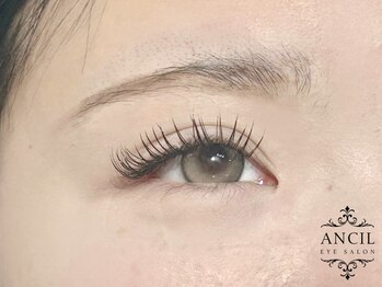 アンシル(ANCIL)の写真/【理想のボリューム感を自由に♪】満足度◎のつけ放題メニューで、パッチリ華やかな目元を実現！