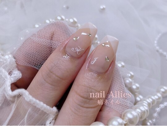 2025年冬】イニシャルのネイルデザイン集｜人気順｜ホットペッパー  