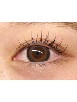 ナチュラル上品な目元にしたい