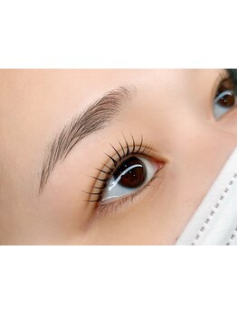 ナチュラル上品な目元にしたい