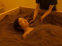 コハク(KOHAKU)の雰囲気（全身包まれる酵素浴の後ポカポカのままのリンパケアはやみつき☆）