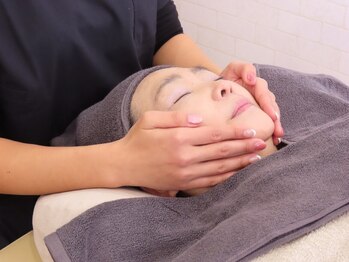 にじいろ美容整体/デコルテ&フェイシャル