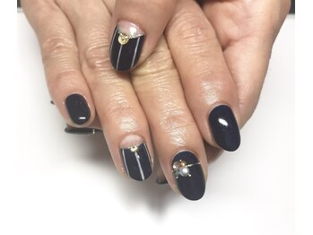 クォーターリゾートネイル(QUARTER RESORT nail)/ストライプネイル