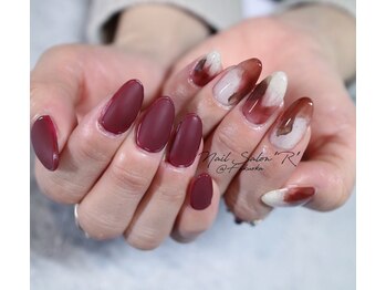 ネイルサロン R/スタイリングコース　8030円