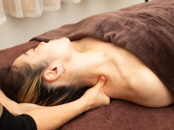 レアフィート(Rheafeet)/無意識に上がった肩をさげて！