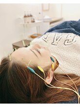 サロン ナナラ 久留米 鳥栖(SALON Nanala)/美容鍼施術風景