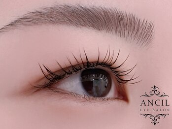 アンシル(ANCIL)の写真/【キレイを長くキープ♪】朝のメイクも時短◎抜群のモチの良さで、時間が経っても美しい目元が続く♪