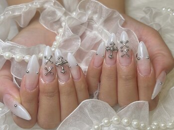 アビス(Abyss)/ホワイトグラデ海外ネイル