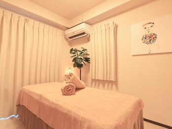 ベルシャ(Belle Chat)/白を基調とした店内