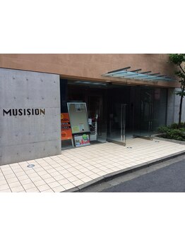 仕事帰り・早朝OKのサロン