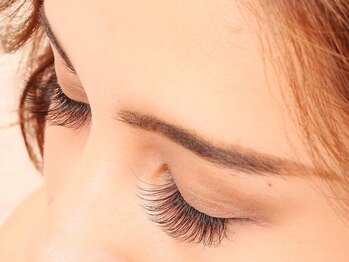 ハニービー(Honey B)/ボリューミーな目元♪