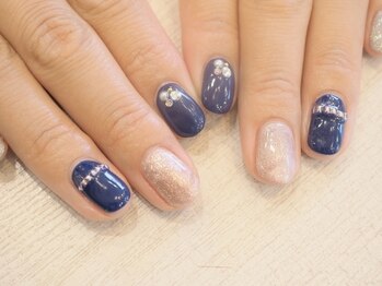 B's amor 大府店 Nail design