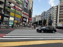 ナチュラルビビ 渋谷宮下公園店(Natural ViVi)/宮益坂交差点をビックカメラ方面