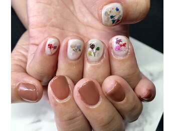 リエル(Riel)/ちぐはぐネイル☆オーダー