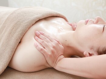 ピロー(pillow)/デコルテマッサージ