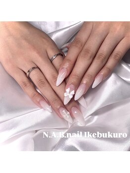 エヌエービー(N.A.B.)/白グラデーションネイル