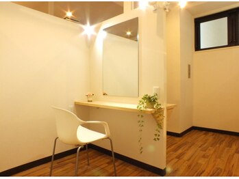 フローラ(FLORA)/メイクルーム