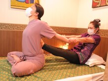 インカムの雰囲気（本場タイ国より取り寄せたタイ古式専用ベッド）