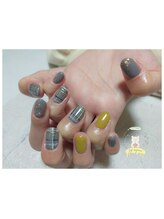 ポ ミニヨン(Pot mignon)/グレーチェックネイル