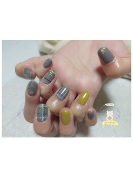 ポ ミニヨン(Pot mignon)/グレーチェックネイル