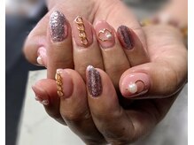 リエル(Riel)/ギラギララメとリップフレーム