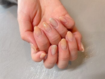 アトリエ ツメ(atelier TsuMe)/グラデーションネイル/ベージュ