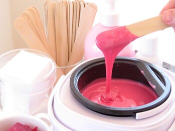 テオナ(TEONA)の写真/顔脱毛で気になる産毛をスッキリ☆仕上がりのツルッと感が病みつきに♪お肌のトーンアップにも最適◎