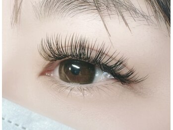 アイラッシュサロン ヴィヴィー(VIVIY)の写真/華やかな舞台でもお上品で社史写真映えするまつ毛に♪