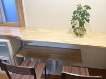 こばやし整体/待合カウンターです！