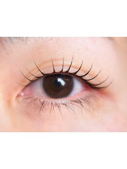 ナチュラル上品な目元にしたい