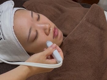 ドゥーソル 谷町四丁目店(due sole)の写真/【谷町四丁目2分】毛穴開き・たるみ・詰まりを徹底改善したい方に◎角栓・角質をごっそり除去し陶器肌へ◎